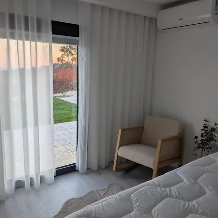 Casa Porta Da Frente * Pedraido